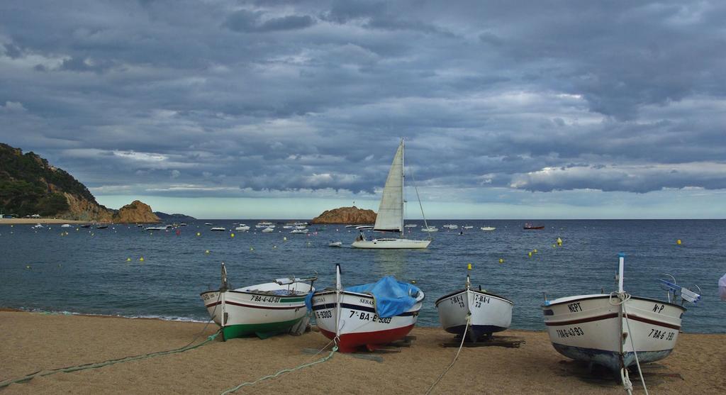 Lets Holidays Cozy Apartment 70 M. From The Beach In Tossa Tossa de Mar Exterior photo
